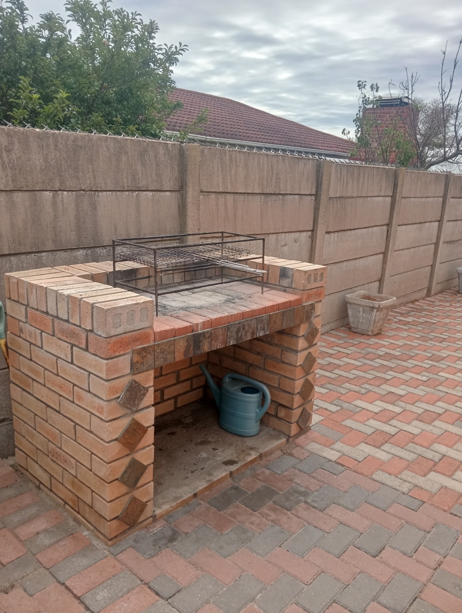 3 Bedroom Property for Sale in Noorsekloof Eastern Cape